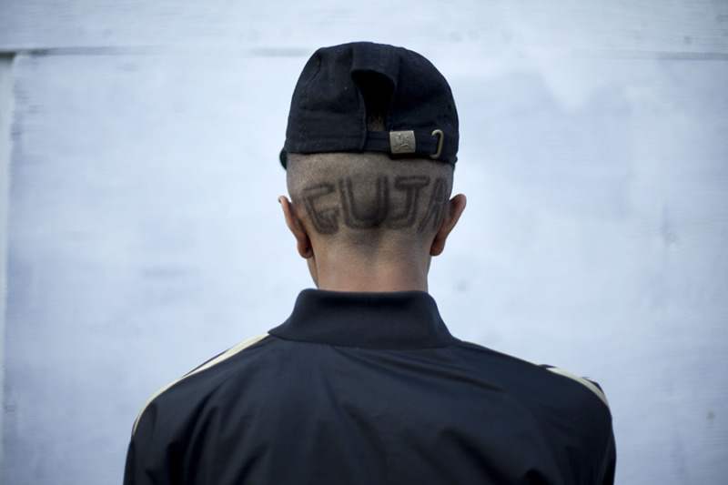 1.-Black-cap-with-Guja-hair-design-©-Mahtab-Hussain-You-Get-Me-900x600
