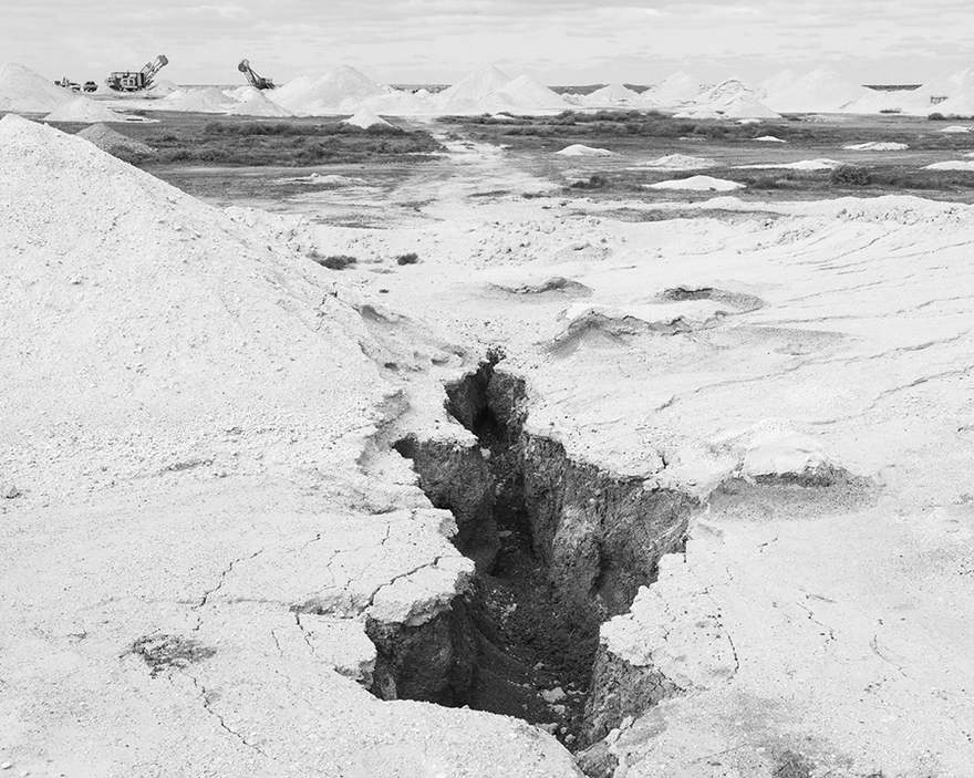 Paper Journal_Antoine Bruy_The White Mans Hole_05