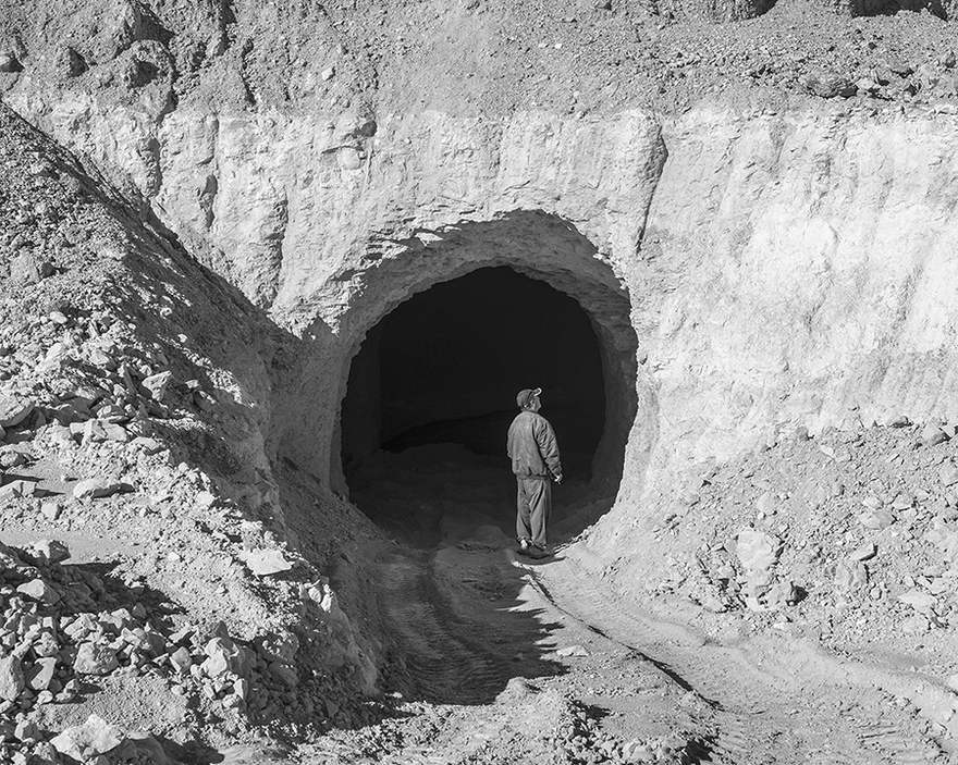 Paper Journal_Antoine Bruy_The White Mans Hole_18