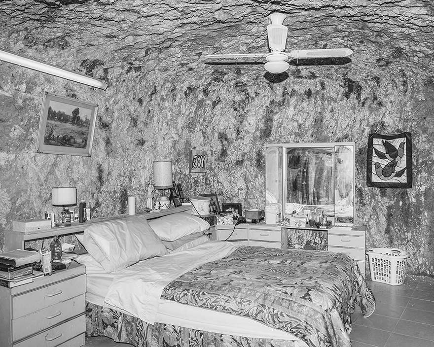 Paper Journal_Antoine Bruy_The White Mans Hole_19