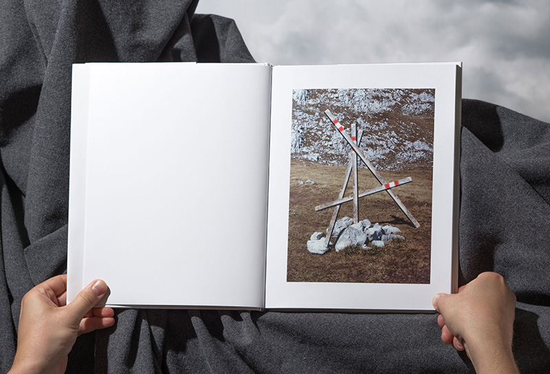 Thomas Albdorf I Know I Will See What I Have Seen Before (Lodret Vondret, 2015), book spread